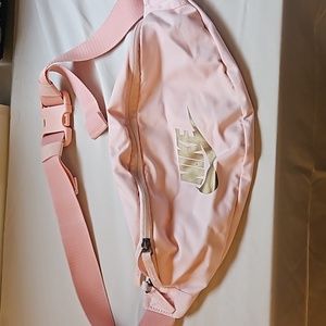 Fair Used Conditon Womens Nike Fanny pack